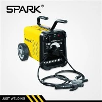 La machine à souder AC BX1-200B est-elle protégée contre les surtensions ?